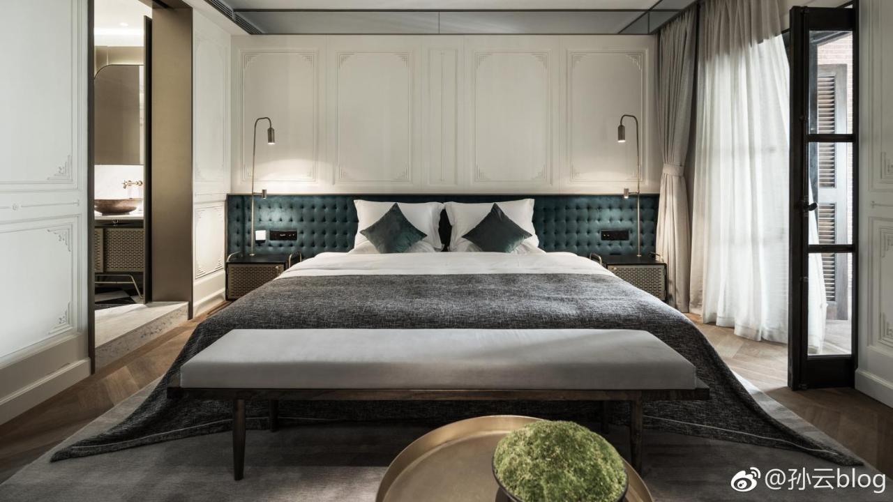 Seclusive Hotel